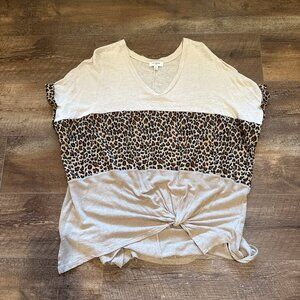 Umgee Women's Leopard Short Sleeve Colorblock Hi-Low Top Linen blend Medium